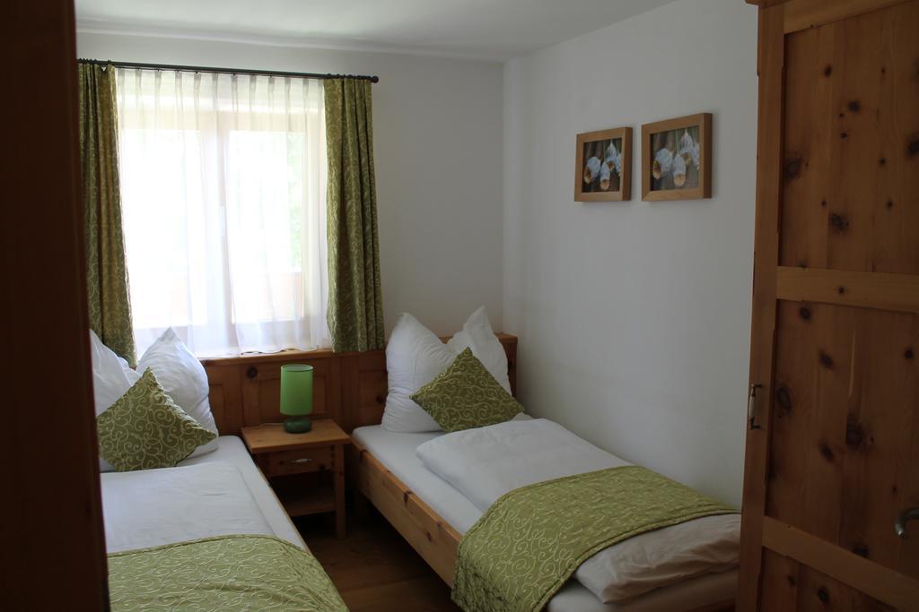 Bauernhof Familie Knoblechner Villa Nussdorf am Attersee Room photo